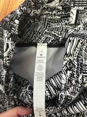 Lululemon Patterned black and white leggings are size 4